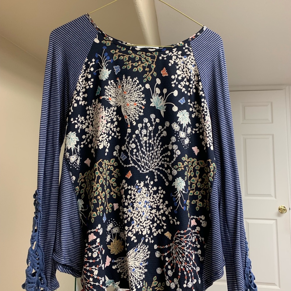 Floral top